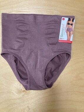 Skinnygirl Seamless Shaper Briefs in Mauve Purple M Tummy Toning Panel